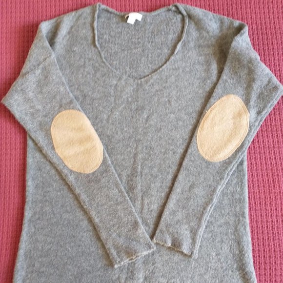 Gap Gray V-Neck Women's Long-Sleeve Sweater - Picture 2 of 13